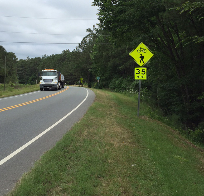 Advisory 35 mph sgn at O'Kelly Chapel crossing of the ATT.